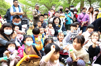 雲林縣「斗六藝文潮市集」 4月主打童趣親子市集 縣長張麗善等人陪伴大小朋友同樂〜