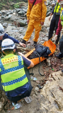 花蓮銅門機車騎士墜落山谷受傷送醫