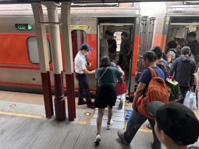 聲明稿｜花蓮縣議會國民黨團議員與花蓮縣13鄉鎮市代表會正副主席與代表，堅決反對台鐵調漲票價，花蓮民眾與觀光業難以承受！