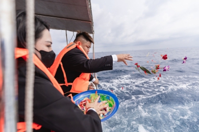 高雄市114年首場聯合海葬9位先人回歸自然懷抱