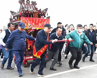 台北木柵聖母宮南巡參香 出動14輛遊覽車約600位信眾隨行  至嘉義太保祖廟鎮福宮 「回娘家」場面莊嚴浩大！