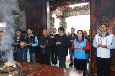 慚愧祖師聖誕許縣長赴鹿谷十宮廟參香祝壽