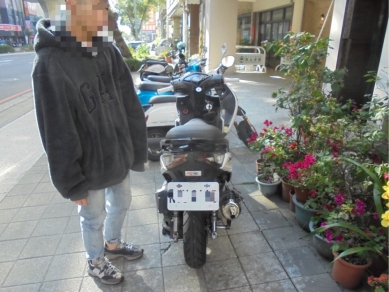 男子偷車牌移花接木上道    何安警攔查拆穿作案伎倆