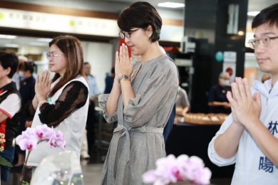 慈濟辦理佛誕祈福 許縣長參與祈願平安