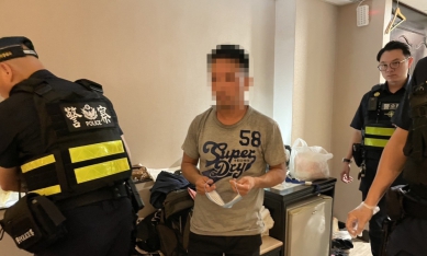 男子訂外送開門取餐    赫見警方致吸毒現形