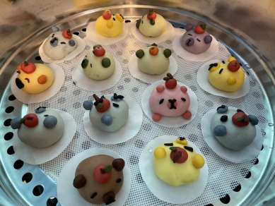 溫馨五月情牽慈母緣｜移民署與花蓮新住民齊聚歡慶母親節，手作饅頭與筆筒傳遞愛意！