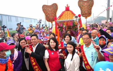 國家重要民俗「雲林六房媽過爐」清晨熱鬧遶境賜福 數萬信徒隨行過爐祈福〜