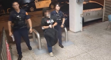 棄車跑給警察追｜騎士被捕後，花警測出酒駕移送法辦！