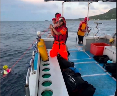 海流沖走|5人綠島划SUP體力不支、愈漂愈遠求救,海巡成功救援!