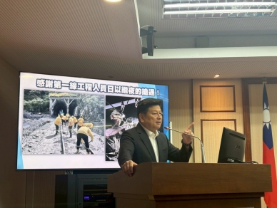 蘇花鐵公路３天斷２次｜傅崐萁斥賴政府：選前山盟海誓，選後你家的事，要求交部提蘇花交通改善方案，一個月內向花蓮人民報告！