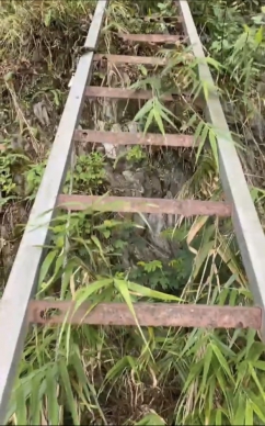 山壁上的梯子鏽蝕嚴重｜花蓮亞泥礦區探勘意外，1工人滑落邊坡摔傷，消防局繩索救援脫困！