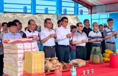 雲林濁幹線百年大圳通水敬祭 源遠流長潤澤雲林美麗土地 農民用水無虞 物阜民豐〜
