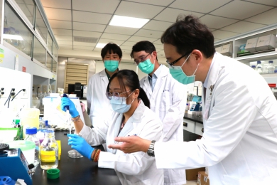 嘉基細胞治療雙啟動　免疫細胞治療及幹細胞治療  癌症與關節炎患者迎接全新療法選擇