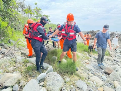 魂斷都歷天空之鏡｜高職生遭大浪捲走，遺體尋獲！