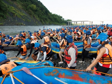 2025秀姑巒溪泛舟鐵人三項熱情開賽｜新增電輔車組，吸引逾千選手參賽！