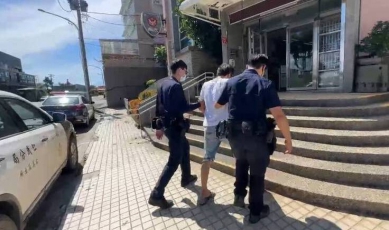 男子打錯方向燈被警攔查獲大批毒品