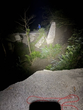 單騎闖江湖｜導航迷航鹿野，受困土石坍塌，暗夜救援、加拿大籍遊客平安脫困！