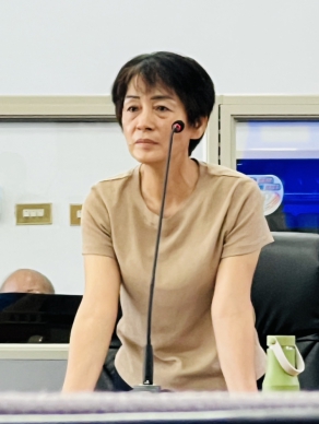 年輕人購屋困難｜玉里鎮代徐玉珠質詢：呼籲鎮公所爭取青年住宅計畫，仿效新城鄉做法，透過花東發展基金興建可購買的青年住宅，協助在地青年落地生根，緩解高房價壓力。