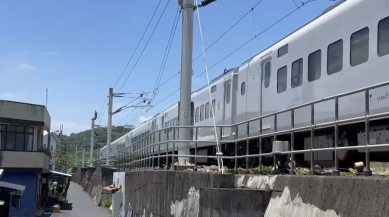 火車從頭頂飛過｜玉里三民里居住鐵軌旁民眾，長年飽受火車經過噪音之苦，鎮代吳新文：建請臺鐵公司施作隔音設施。