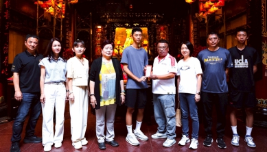 中華職棒樂天桃猿隊首輪指名選手鍾亦恩返鄉還願謝恩 雲林西螺福興宮太平媽祖慈佑西螺之光!