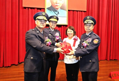嘉義市政府警察局卸、新任局長交接 市長黃敏惠期勉新任局長陳明志帶領團隊 守護嘉園〜