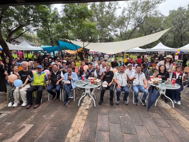 活動前傾盆大雨也擋不住的熱情，陳振中鄉長感謝鄉親支持，湖西童玩嘉年華再創佳績 陳振中鄉長表示，湖西童玩嘉年華是湖西鄉一年一度的盛事，不僅讓鄉親們享受兩天的歡樂時光，更凝聚社區情感，展現愛與溫情的力量。未來，湖西鄉公所將持續舉辦更多優質的活動，為鄉民們創造更多美好的回憶和歡樂時光，期待大家明天下午到現場持續支持與參與。