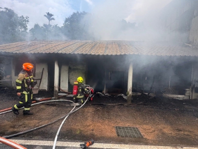 濃煙烈焰｜瑞穗鶴岡毗連2棟民宅失火，迅速撲滅、無人傷亡！