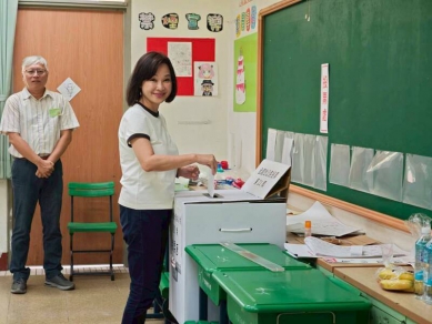 屏東縣長周春米指7成民眾未投票是不認同核三重啟國民黨立委柯志恩酸「自我安慰」