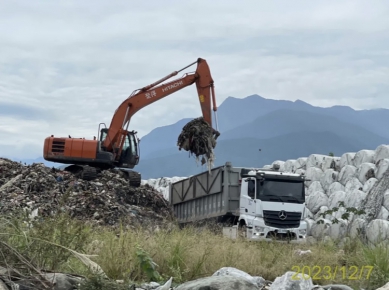 光華村長石福春嚴正聲明：吉安垃圾轉運站長期違法堆置大量垃圾散發惡臭，環保局不應視而不見；環保局：預計今年度可將光華掩埋場裸露堆置垃圾全面去化！