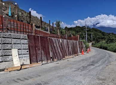 不穩定性地質｜上下邊坡滑動、鋪面龜裂破損，壽豐鹽寮山嶺路復建工程計畫修復沿線17處路段，總經費7,188萬元，預計2026年2月底完工。