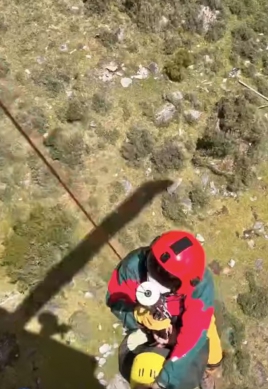 ㄧ名山友高山症發作｜一行3人攀登新康横斷行，新仙山前營地空中救援。