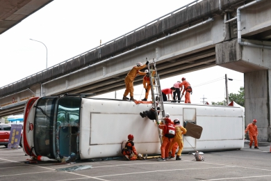 縣府辦理陸上重大交通事故災防演習 中央地方聯合救災
