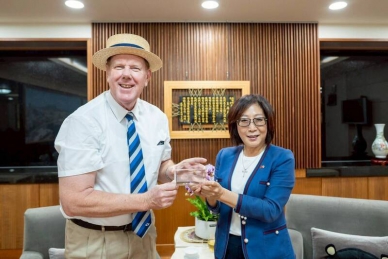 前AIT高雄處長杜維浩拜訪高市議長康裕成敘舊