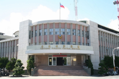 涉嫌洗錢|臺東縣警察局少年隊黃姓警員,法院裁定羈押禁見,縣警察局立即召開考績會予以停職!