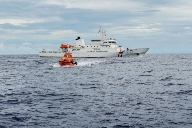 「巡護七號」遠航萬浬維護公海漁業秩序任務圓滿歸國