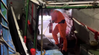 漁船失火｜富岡漁港海巡人員及時發現、迅速撲滅！