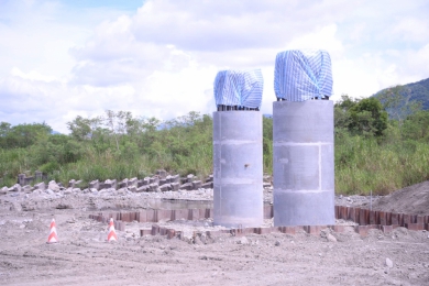 崙天大橋｜毀於0918大地震，復建工程預定進度46.84%，實際進度50.28%，預計於115年11月7日完工。