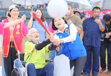 2025明星公益棒球賽雲林斗六棒球場登場 縣長張麗善等人期盼大家每年購票看球賽 讓愛延續〜