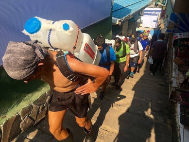 柴山英雄洪木生奉茶33年逝世山友不捨