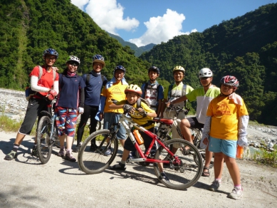 免費報名參加｜還可享在地美食，全程可計志工與教師研習時數，青年扎根花蓮低碳旅遊與廖快菸樓文化走讀培力課程，開放報名。