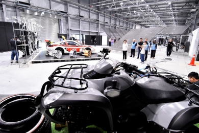 「台灣設計展」，王縣長視察彰南展區籌備進度。（照片縣府提供）