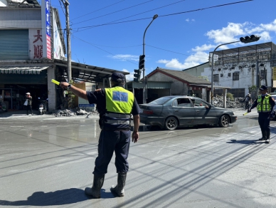 塞爆了｜中秋連假第一天，大批鏟子超人殺往光復鄉，警方災區忙交管：「盼縣道193線保留給救災車輛使用！」