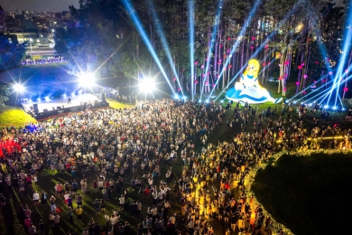 嘉義市「光織影舞」熱潮延燒 魏如昀、閻奕格領銜點亮雙十之夜！