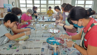 福德國小「療癒系教師研習」，幫老師們找到舒壓時刻。（照片福德提供） 　