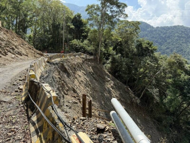 南橫梅山口至向陽段加固路基10/31前禁一般車通行