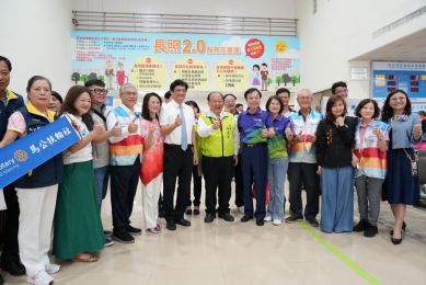 陳光復出席扶輪社「早期肺癌 免費X光篩檢」　肯定公益行動守護鄉親健康 這次活動是由澎湖扶輪社、馬公扶輪社、天人菊扶輪社及海風扶輪社共同舉辦，希望透過扶輪人的力量，攜手守護澎湖鄉親的健康與幸福。篩檢更結合AI輔助判讀技術，可快速且精準分析肺部影像，大幅提升早期發現的機率，達到預防勝於治療的目的。