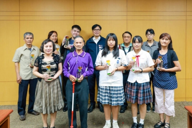 高雄10名孝行楷模2人獲全國孝行獎 陳其邁頒獎表揚