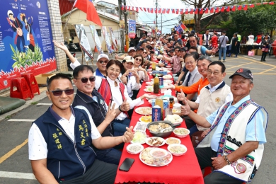 清境長街宴熱鬧開席 宣示「2025清境火把節」即將登場