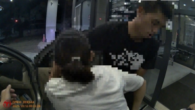 村上派出所警車開道，林姓男子順利將太太送至員基醫院治療。（照片警方提供）