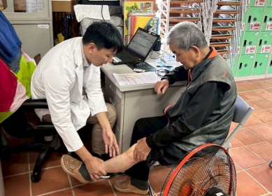 響應世界骨鬆日  嘉基深入阿里山偏鄉推動骨鬆防治　守護長者骨本健康